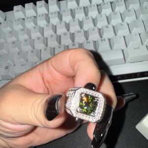 Elegant Silver Ring with Green Gemstone Moissanite adjustable 8-11